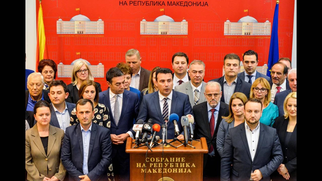 Ζάεφ: Διαβεβαιώσεις για τη «Μακεδονική» ταυτότητα ζητούν οι «8»